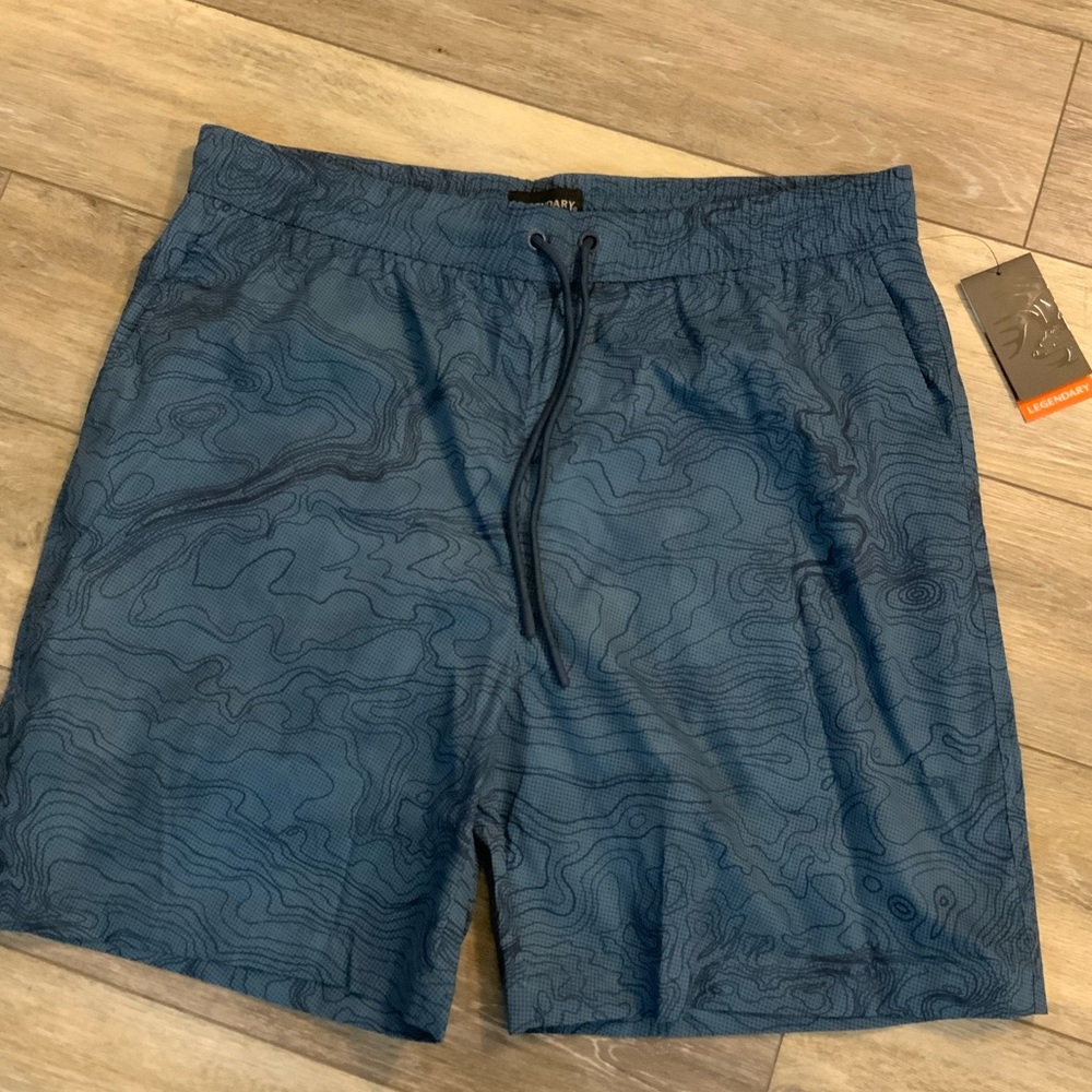 Men’s Legenddary quick dry swim trunks. NWT size L